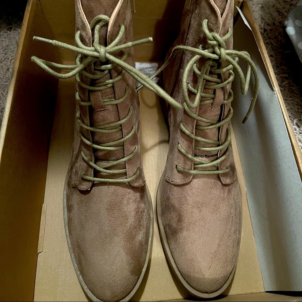 **Never worn** Journee collection suede boots